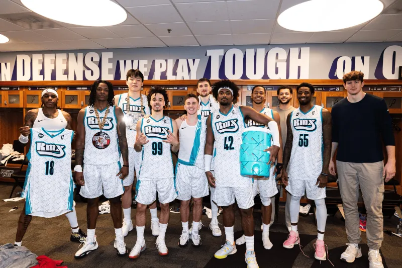 赛前NBA总决赛传出新动向，里尔外线爆发，管理层表态：更衣室稳定，团队化学反应显著的简单介绍